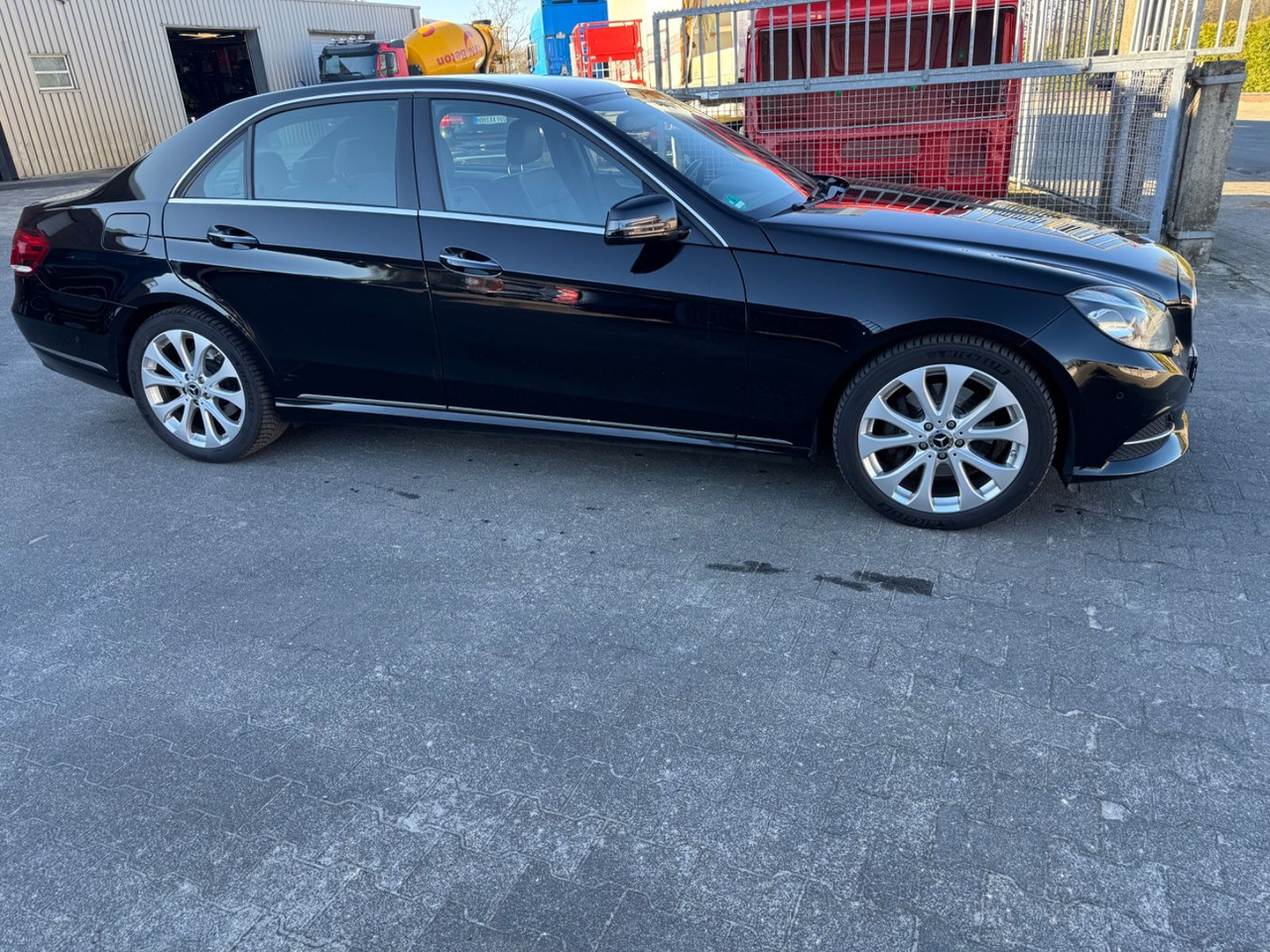 Mercedes-Benz E 350 BlueTec 4Matic Leder/Camera /AHK / Keyless - 차량 : 사진 3 Mercedes-Benz E 350 BlueTec 4Matic Leder/Camera /AHK / Keyless - 차량 : 사진 3