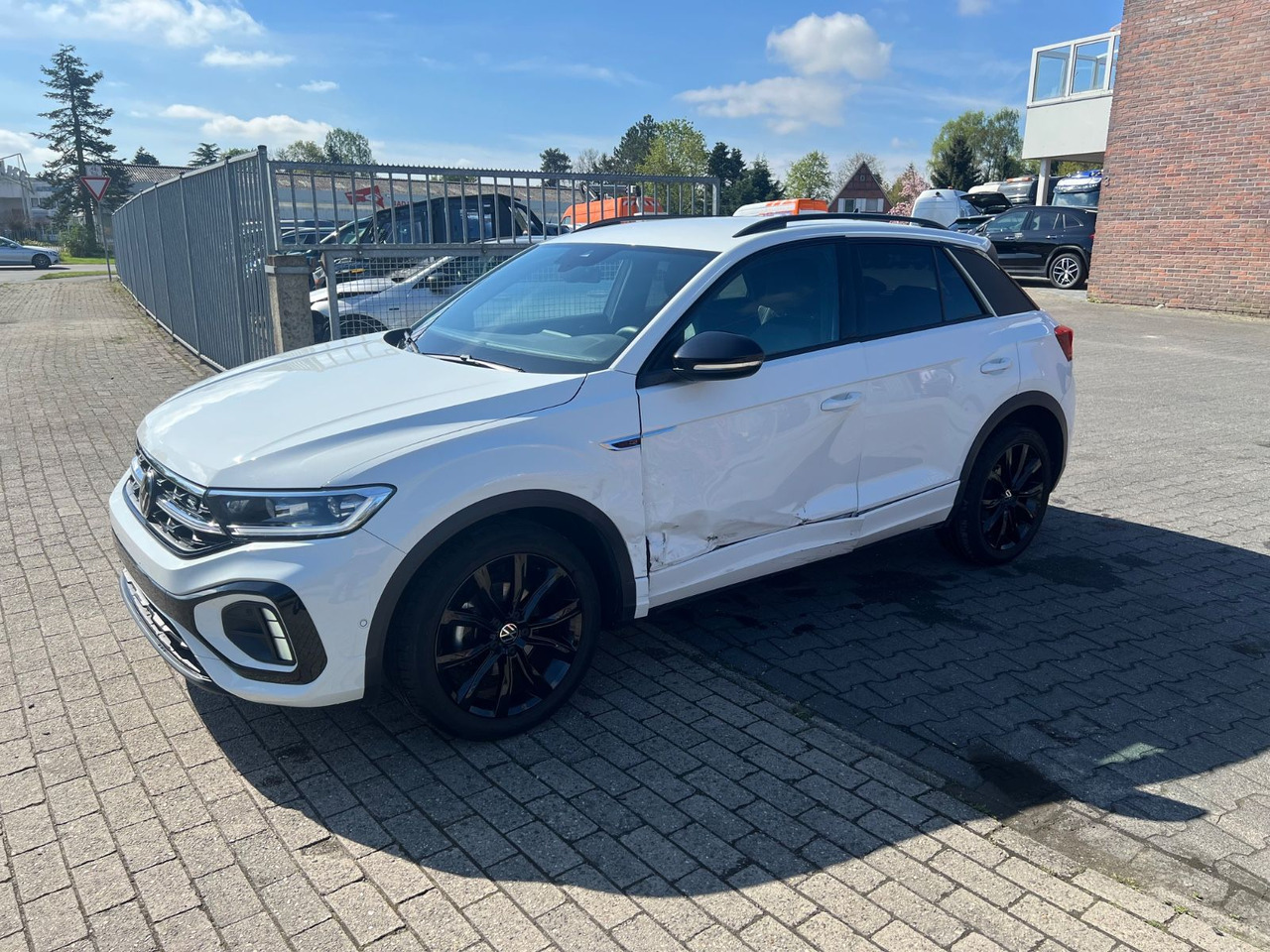 Volkswagen T-Roc R-Line 1.0 TSI Black Edition - 차량 : 사진 1 Volkswagen T-Roc R-Line 1.0 TSI Black Edition - 차량 : 사진 1