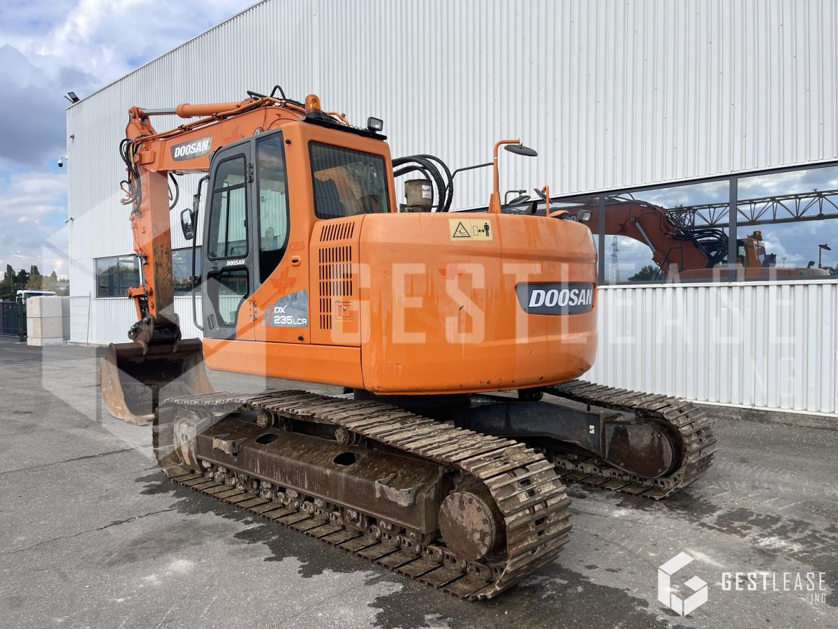 Doosan DX235LC - 크롤러 굴삭기 : 사진 2 Doosan DX235LC - 크롤러 굴삭기 : 사진 2