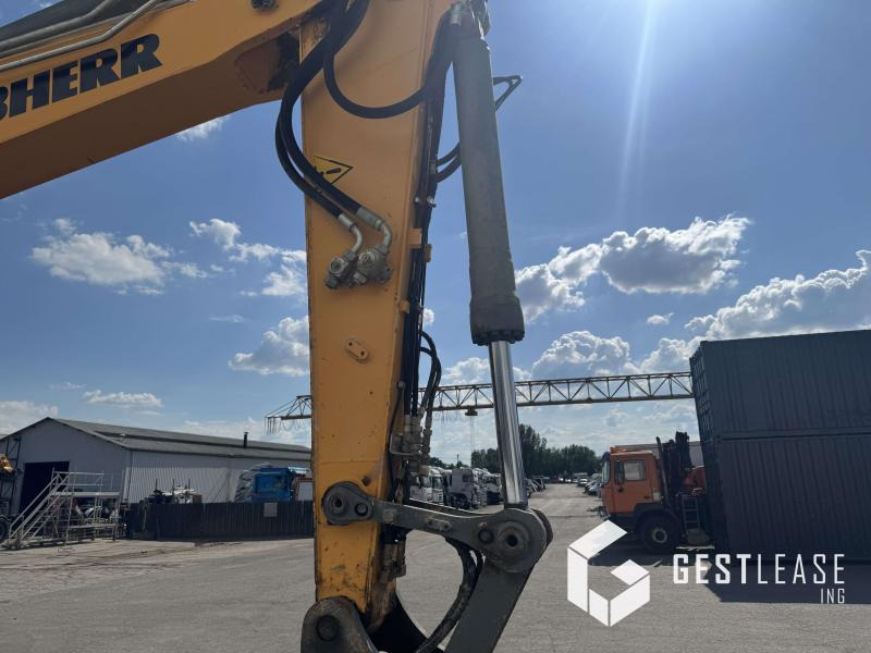 Liebherr R922SLC - 크롤러 굴삭기 : 사진 5 Liebherr R922SLC - 크롤러 굴삭기 : 사진 5