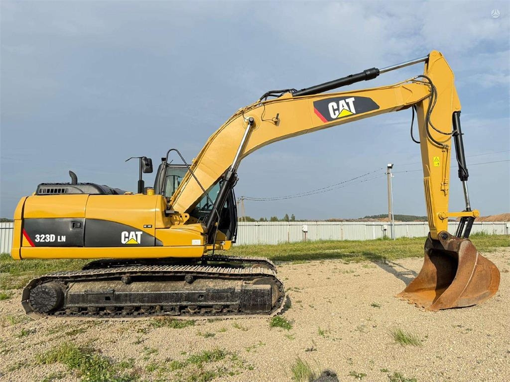 CAT 323 D - 크롤러 굴삭기 : 사진 5 CAT 323 D - 크롤러 굴삭기 : 사진 5
