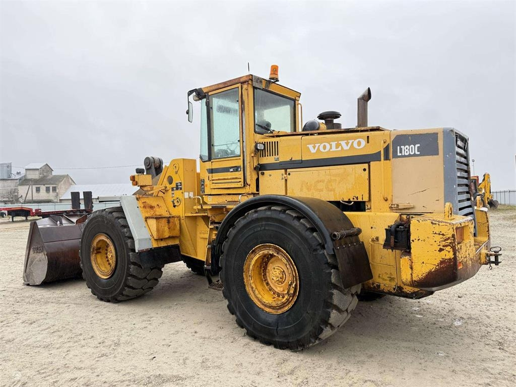 Volvo L180C quick coupler - 휠 로더 : 사진 3 Volvo L180C quick coupler - 휠 로더 : 사진 3