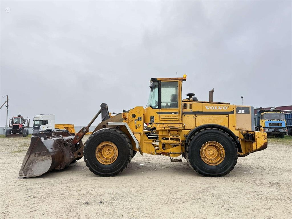 Volvo L180C quick coupler - 휠 로더 : 사진 2 Volvo L180C quick coupler - 휠 로더 : 사진 2