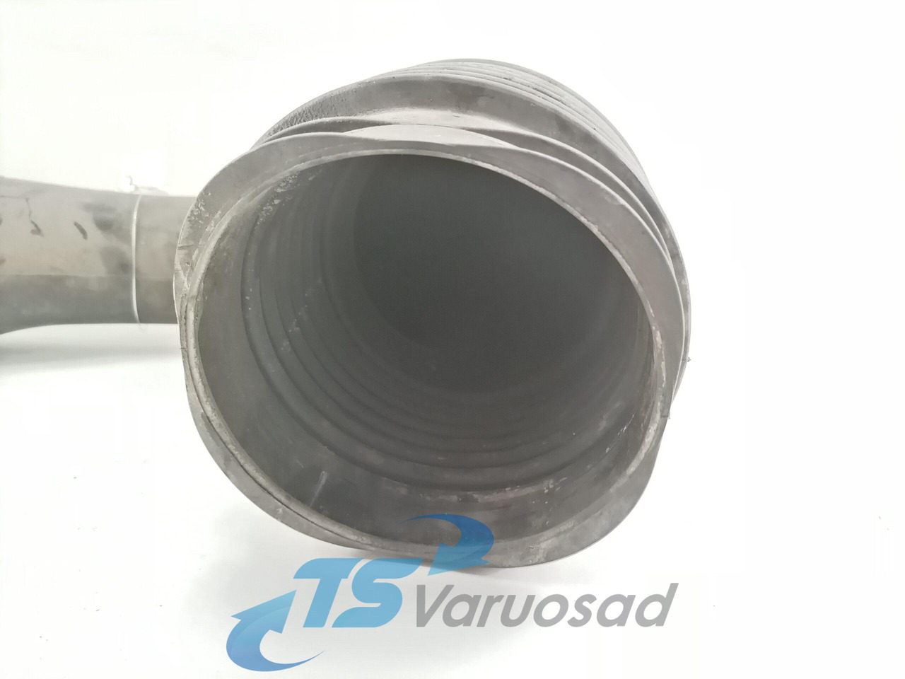MAN Air intake 81082010490 - 공기 흡입 시스템 트럭 용 : 사진 3 MAN Air intake 81082010490 - 공기 흡입 시스템 트럭 용 : 사진 3