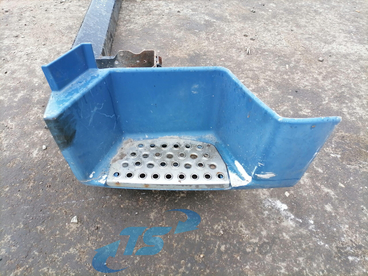 MAN Bumper 81416505009 - 범퍼 트럭 용 : 사진 5 MAN Bumper 81416505009 - 범퍼 트럭 용 : 사진 5