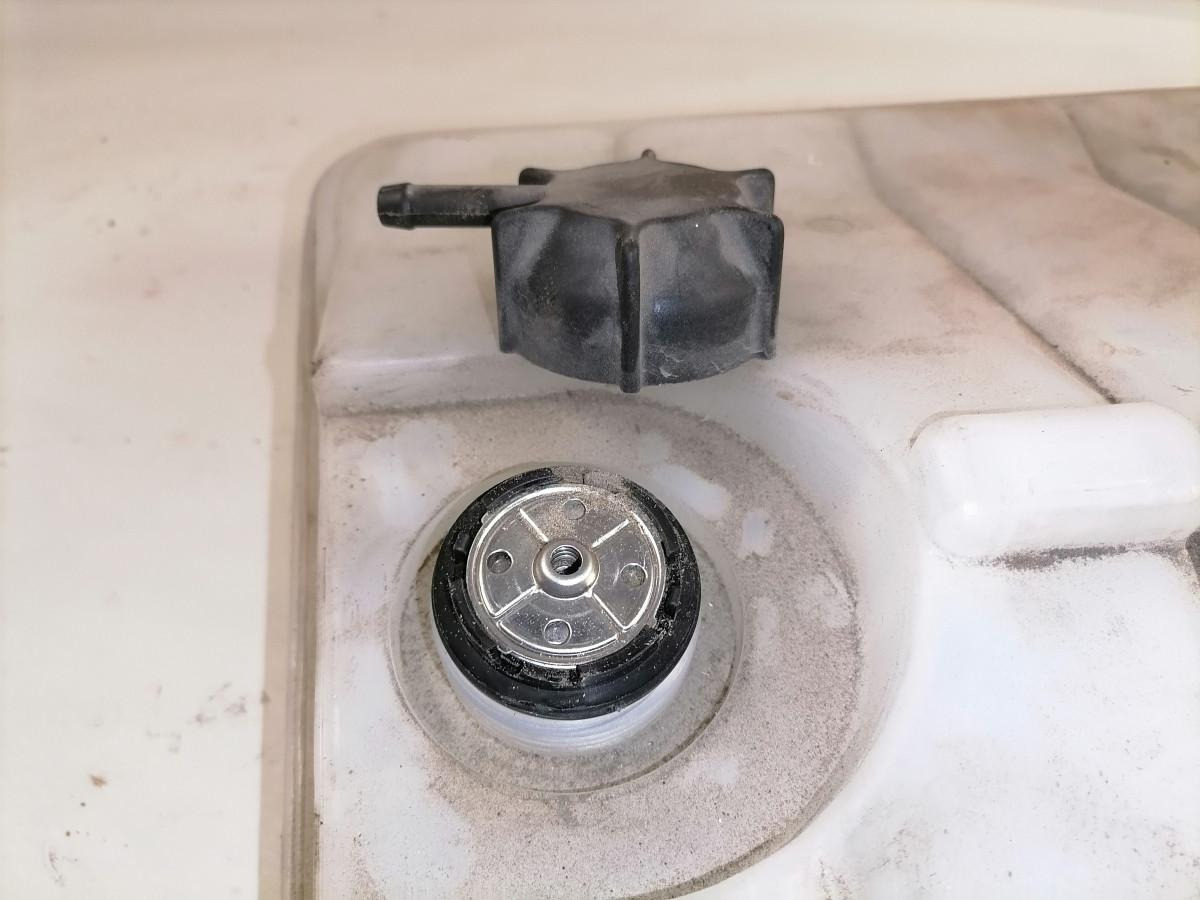 MAN Expansion tank 81061026203 - 범용 부품 트럭 용 : 사진 5 MAN Expansion tank 81061026203 - 범용 부품 트럭 용 : 사진 5