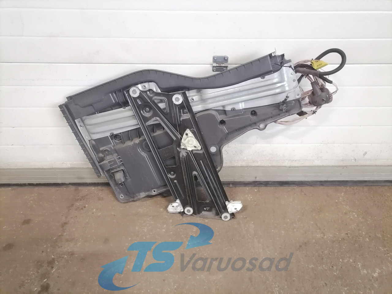 MAN window mechanism 81626456040 - 도어 및 부품 트럭 용 : 사진 3 MAN window mechanism 81626456040 - 도어 및 부품 트럭 용 : 사진 3