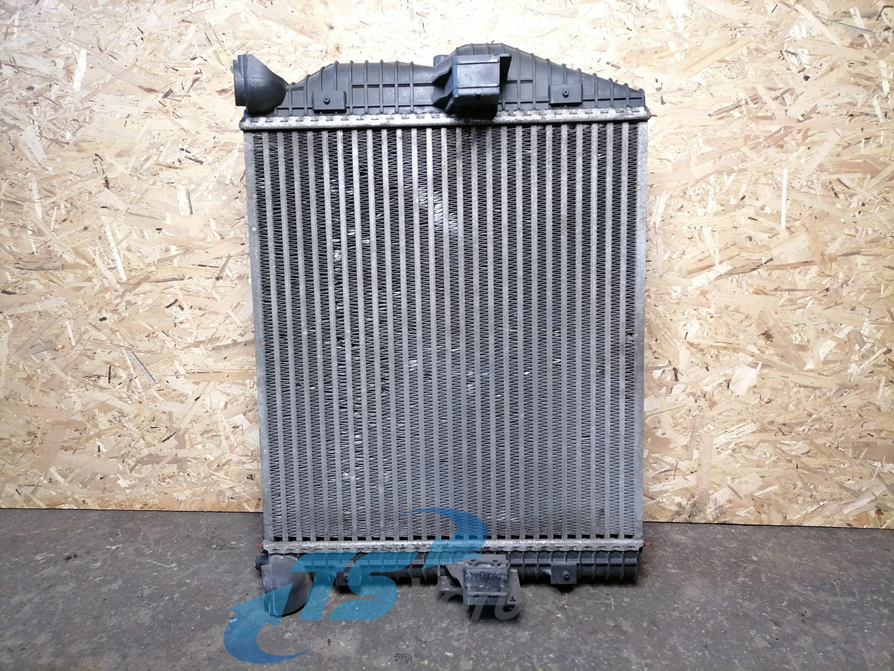 MB Intercooler radiator A9705000604 - 인터쿨러 트럭 용 : 사진 2 MB Intercooler radiator A9705000604 - 인터쿨러 트럭 용 : 사진 2