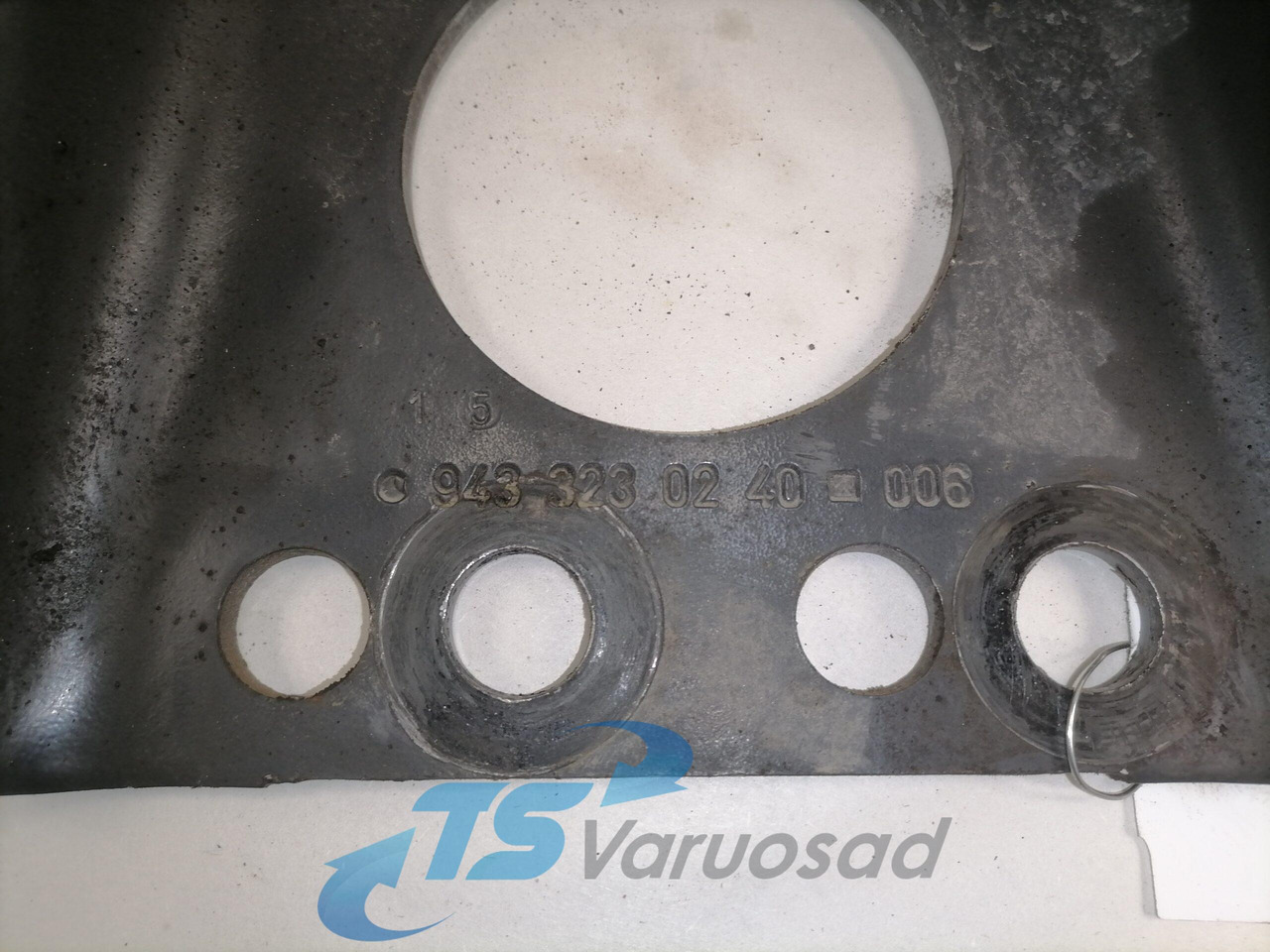 Mercedes-Benz Ahock absorber mounting A9433230240 - 서스펜션 트럭 용 : 사진 2 Mercedes-Benz Ahock absorber mounting A9433230240 - 서스펜션 트럭 용 : 사진 2