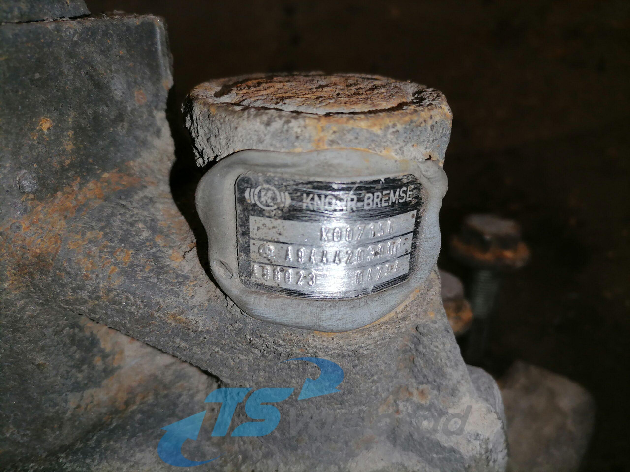 Mercedes-Benz Brake caliper A9444203901 - 브레이크 부품 트럭 용 : 사진 5 Mercedes-Benz Brake caliper A9444203901 - 브레이크 부품 트럭 용 : 사진 5