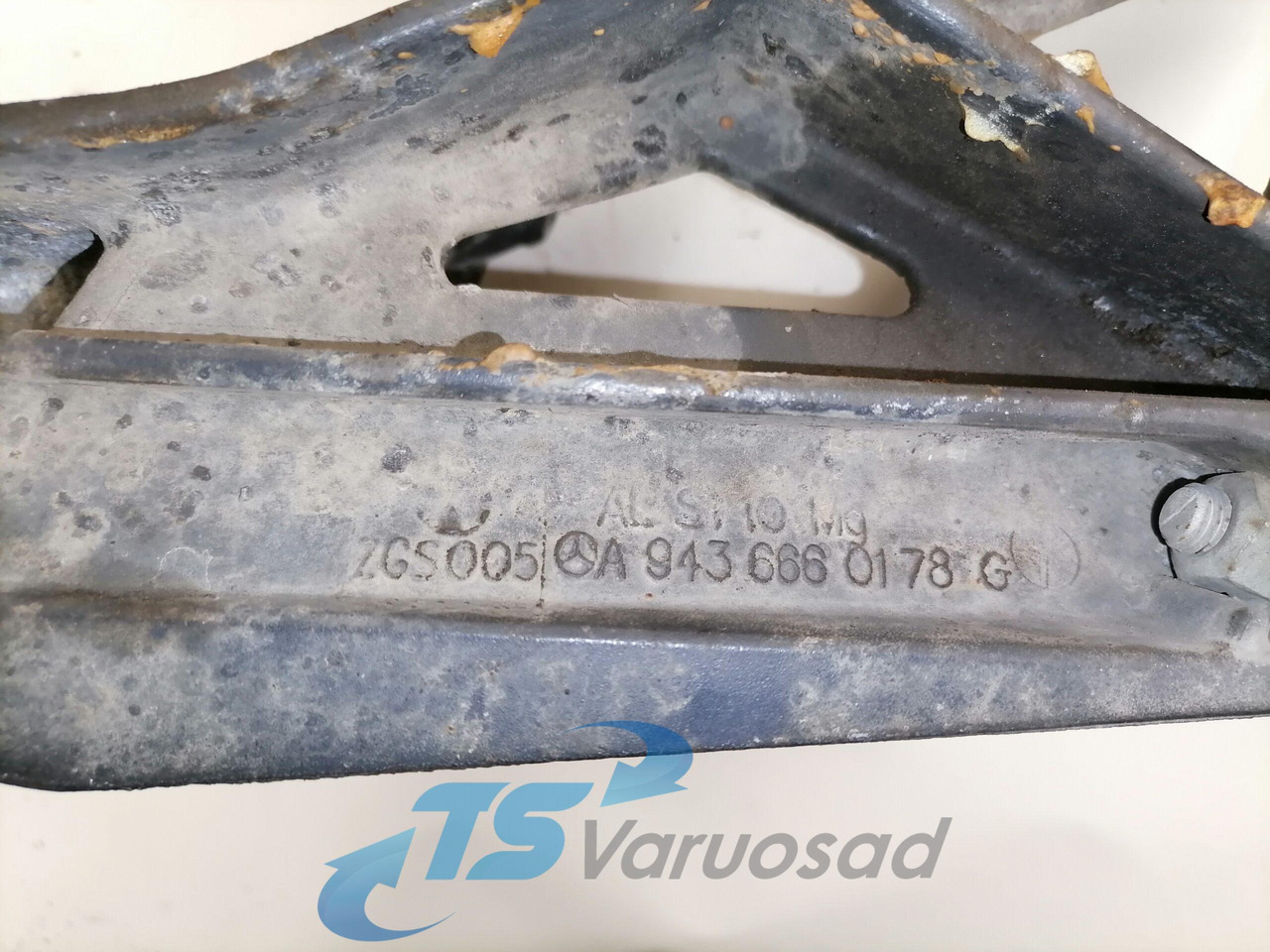 Mercedes-Benz Bummmmper bracket A9436660178 - 범퍼 트럭 용 : 사진 3 Mercedes-Benz Bummmmper bracket A9436660178 - 범퍼 트럭 용 : 사진 3