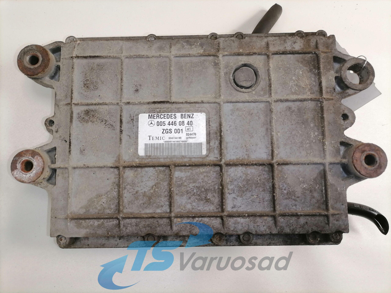 Mercedes-Benz EMS control unit 0054460840 - 범용 부품 트럭 용 : 사진 3 Mercedes-Benz EMS control unit 0054460840 - 범용 부품 트럭 용 : 사진 3