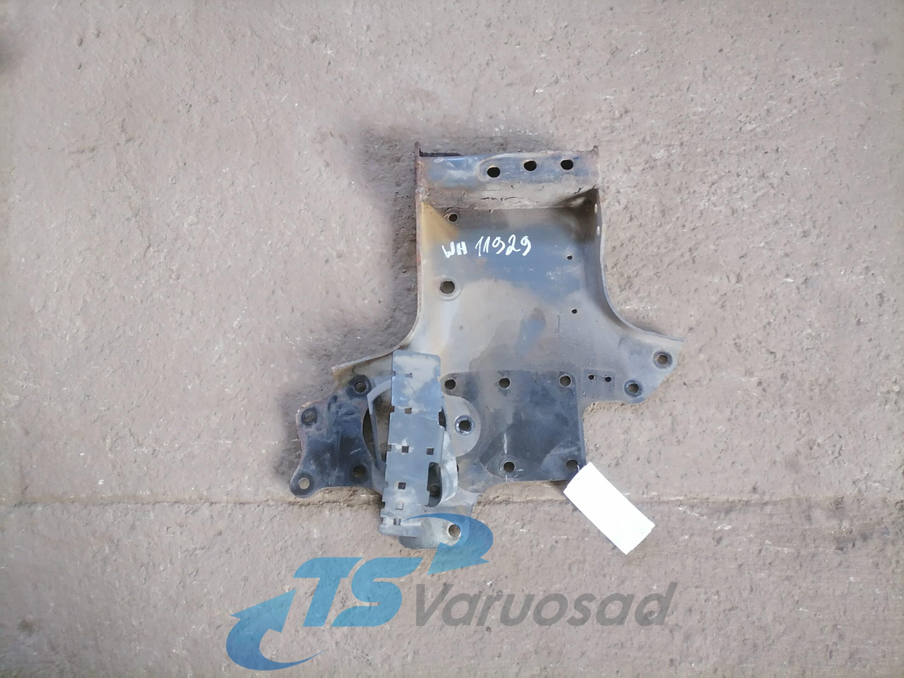 Mercedes-Benz Front bumper carrier A9303100090 - 범퍼 트럭 용 : 사진 1 Mercedes-Benz Front bumper carrier A9303100090 - 범퍼 트럭 용 : 사진 1