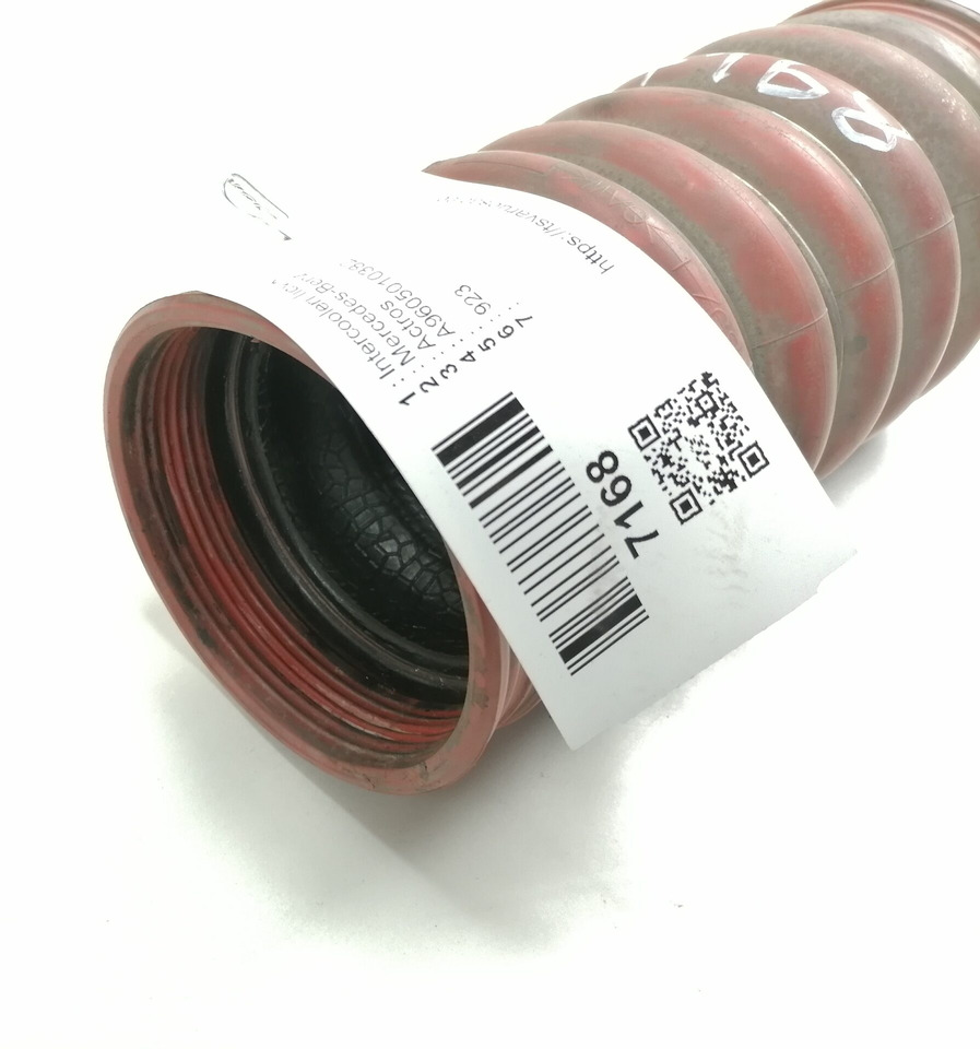 Mercedes-Benz Intercooleri lõdvik A9605010382 - 인터쿨러 트럭 용 : 사진 3 Mercedes-Benz Intercooleri lõdvik A9605010382 - 인터쿨러 트럭 용 : 사진 3