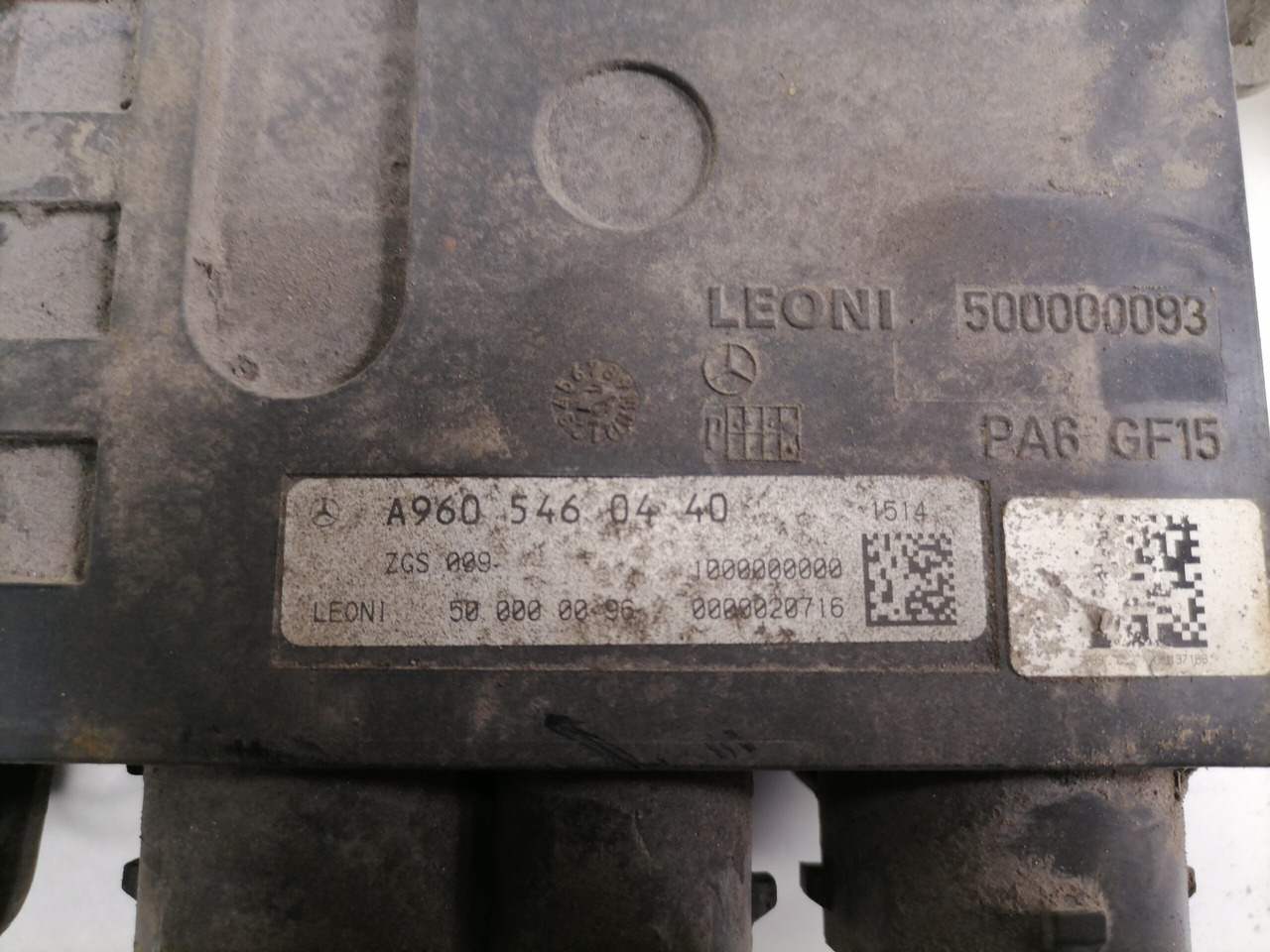 Mercedes-Benz Juhtmestiku harukarp A9605460440 - 퓨즈 트럭 용 : 사진 4 Mercedes-Benz Juhtmestiku harukarp A9605460440 - 퓨즈 트럭 용 : 사진 4