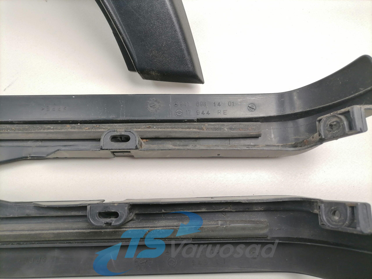 Mercedes-Benz Kabiini plastik A9436980362 - 범용 부품 트럭 용 : 사진 5 Mercedes-Benz Kabiini plastik A9436980362 - 범용 부품 트럭 용 : 사진 5