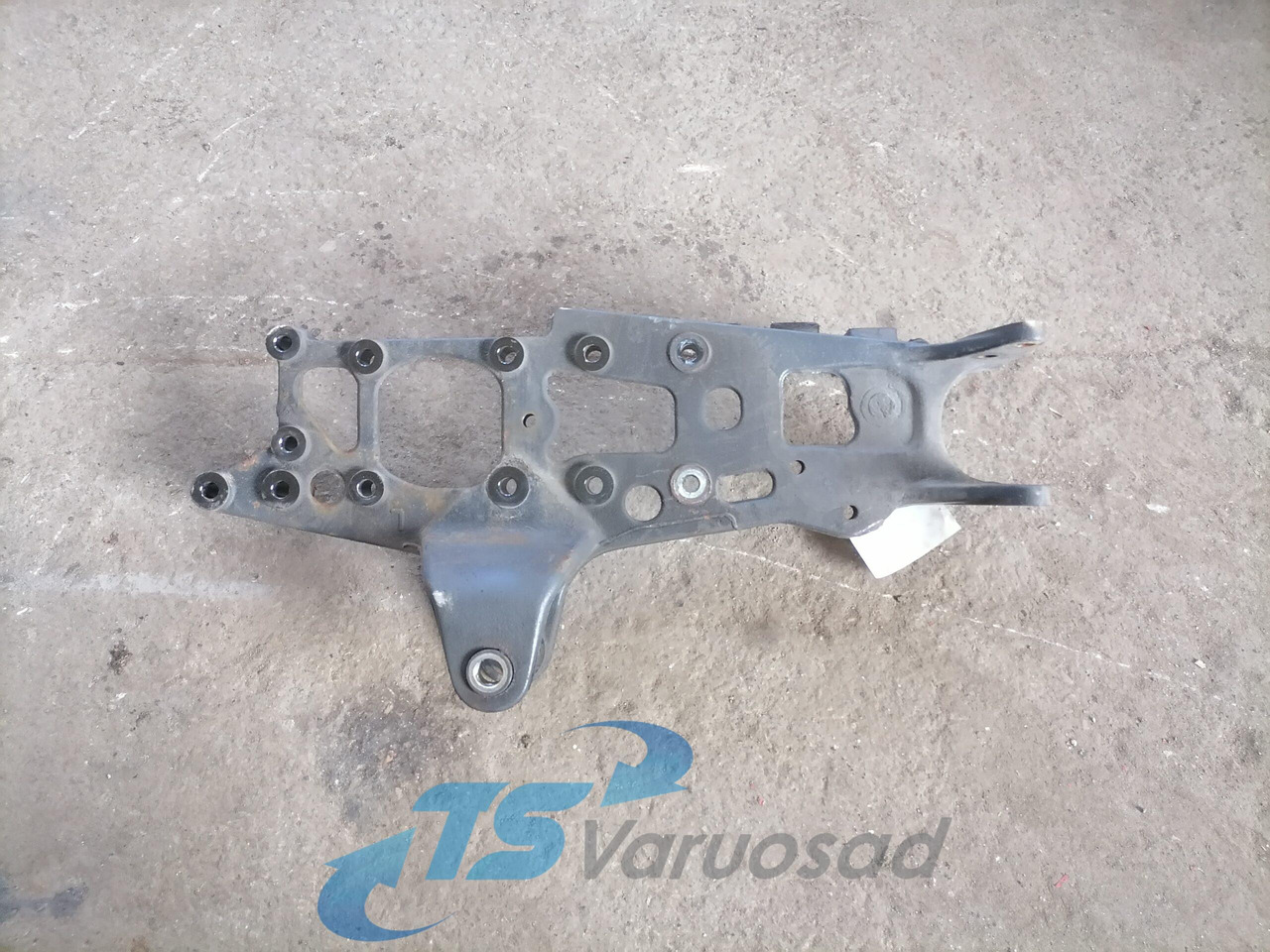 Mercedes-Benz Leaf spring bracket A9303220101 - 서스펜션 트럭 용 : 사진 2 Mercedes-Benz Leaf spring bracket A9303220101 - 서스펜션 트럭 용 : 사진 2
