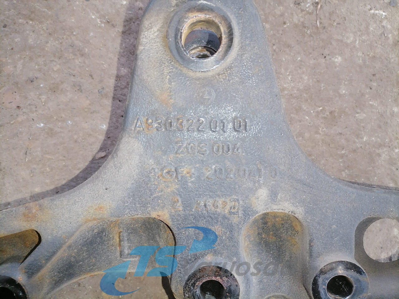 Mercedes-Benz Leaf spring bracket A9303220101 - 서스펜션 트럭 용 : 사진 3 Mercedes-Benz Leaf spring bracket A9303220101 - 서스펜션 트럭 용 : 사진 3