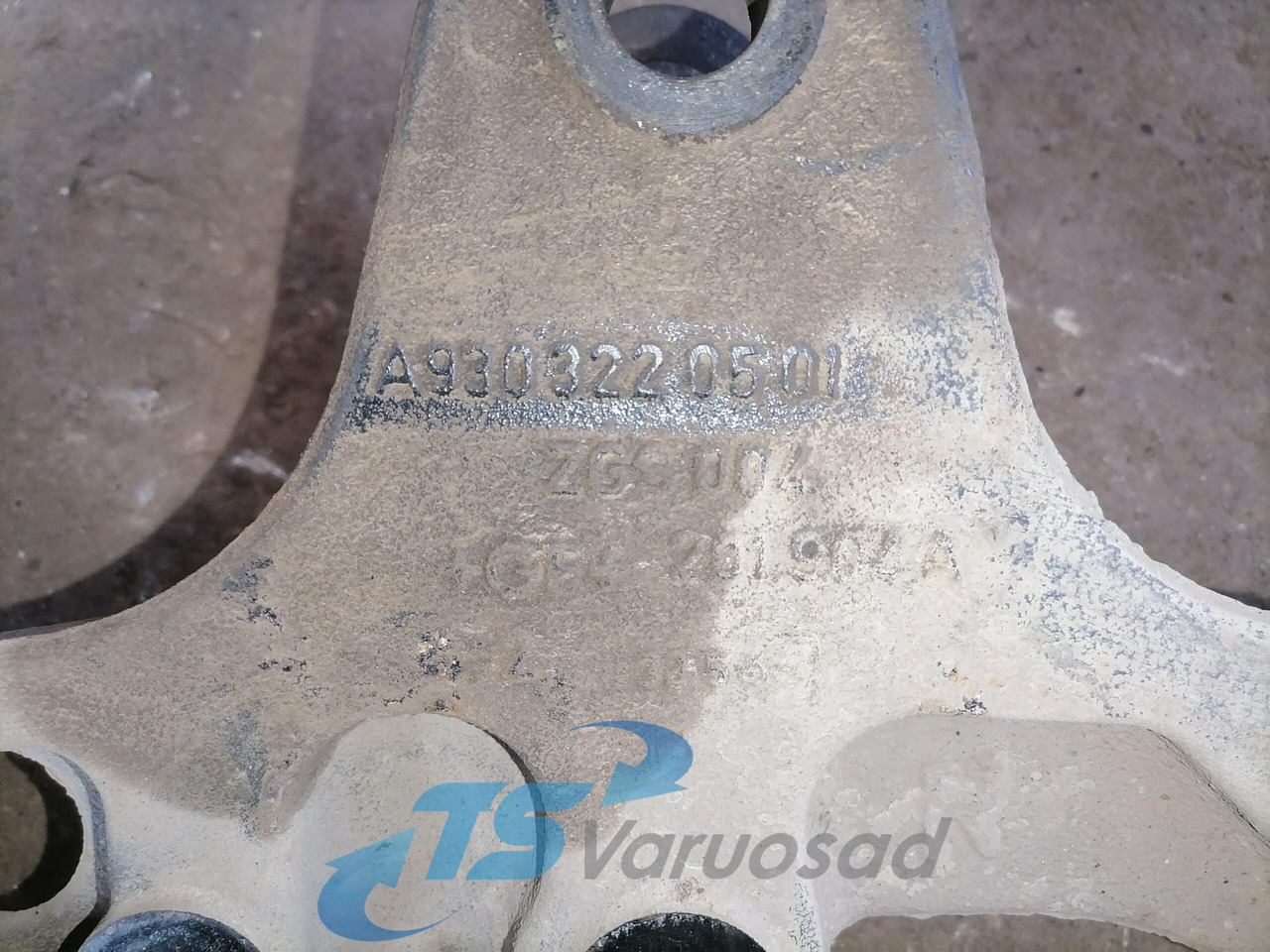 Mercedes-Benz Leaf spring bracket A9303220501 - 서스펜션 트럭 용 : 사진 3 Mercedes-Benz Leaf spring bracket A9303220501 - 서스펜션 트럭 용 : 사진 3