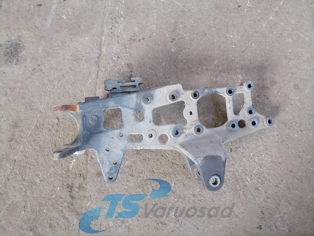 Mercedes-Benz Leaf spring bracket A9303220501 - 서스펜션 트럭 용 : 사진 2 Mercedes-Benz Leaf spring bracket A9303220501 - 서스펜션 트럭 용 : 사진 2