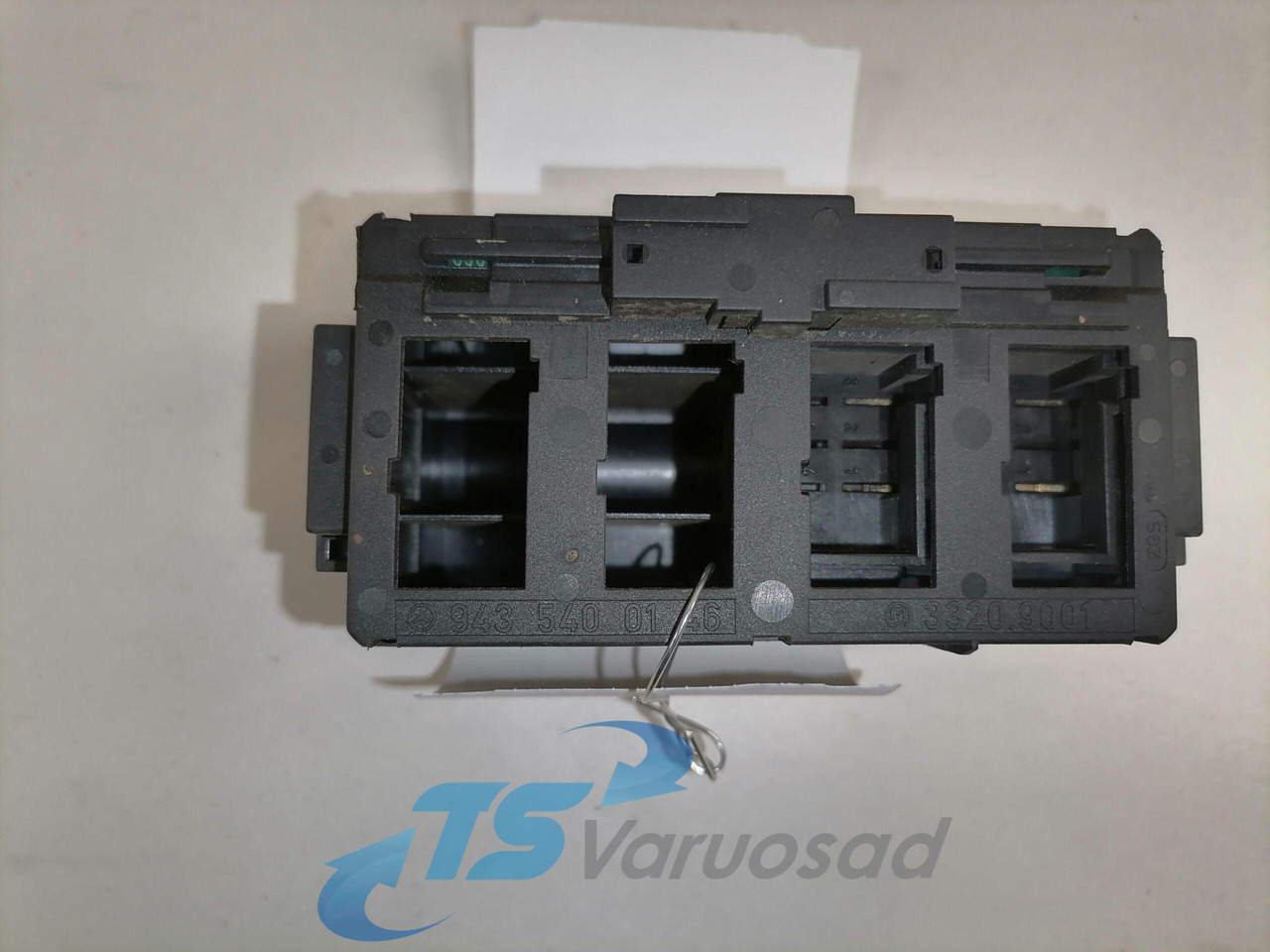 Mercedes-Benz Lülitite moodul 9435400146 - 운전실 트럭 용 : 사진 2 Mercedes-Benz Lülitite moodul 9435400146 - 운전실 트럭 용 : 사진 2