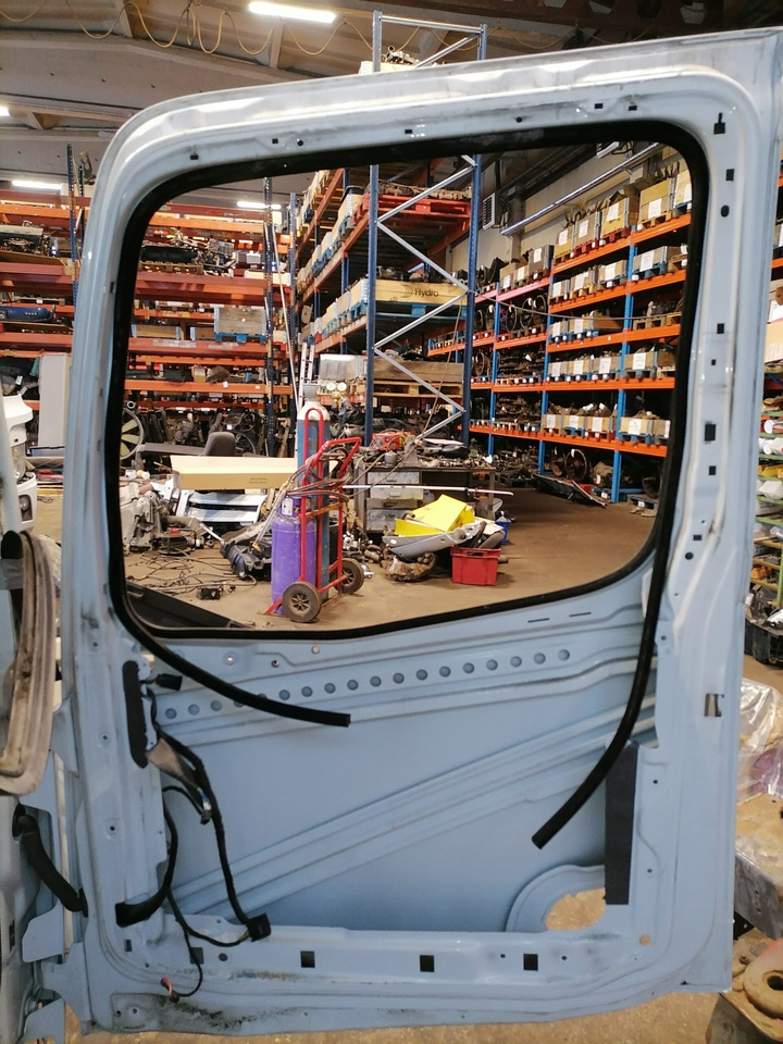 Mercedes-Benz MB uks, parem A9607202403 - 도어 및 부품 트럭 용 : 사진 2 Mercedes-Benz MB uks, parem A9607202403 - 도어 및 부품 트럭 용 : 사진 2