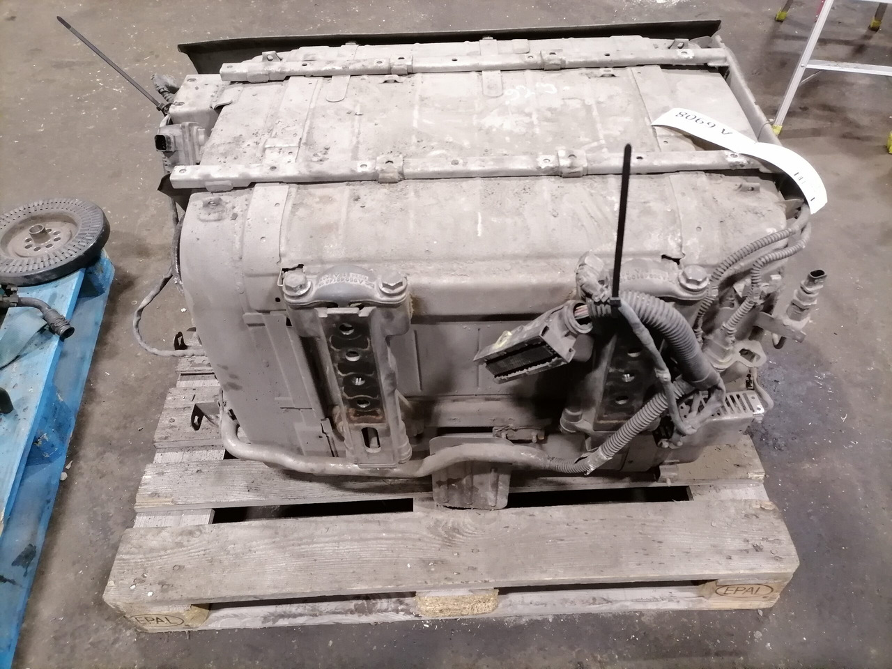 Mercedes-Benz Muffler A0064908512 - 머플러 트럭 용 : 사진 4 Mercedes-Benz Muffler A0064908512 - 머플러 트럭 용 : 사진 4