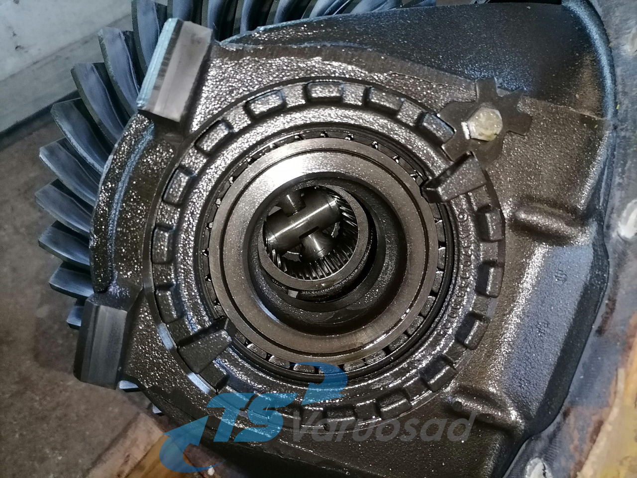 Mercedes-Benz Reduktor HL 6/3 DCLS - 13 / 2,846 A0003504303 - 파이널 드라이브 트럭 용 : 사진 5 Mercedes-Benz Reduktor HL 6/3 DCLS - 13 / 2,846 A0003504303 - 파이널 드라이브 트럭 용 : 사진 5