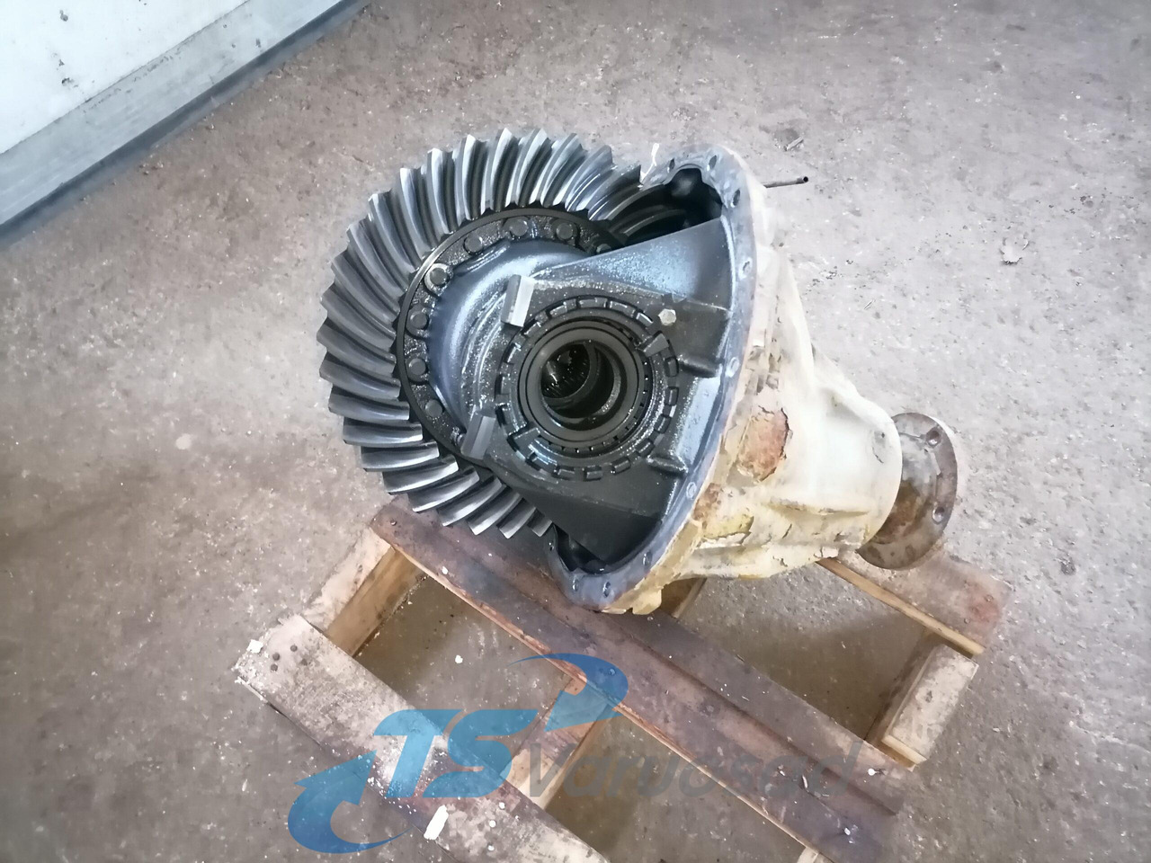 Mercedes-Benz Reduktor HL 6/3 DCLS - 13 / 2,846 A0003504303 - 파이널 드라이브 트럭 용 : 사진 1 Mercedes-Benz Reduktor HL 6/3 DCLS - 13 / 2,846 A0003504303 - 파이널 드라이브 트럭 용 : 사진 1