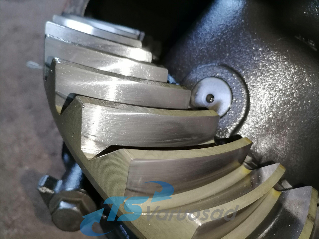 Mercedes-Benz Reduktor HL 6/3 DCLS - 13 / 2,846 A0003504303 - 파이널 드라이브 트럭 용 : 사진 3 Mercedes-Benz Reduktor HL 6/3 DCLS - 13 / 2,846 A0003504303 - 파이널 드라이브 트럭 용 : 사진 3