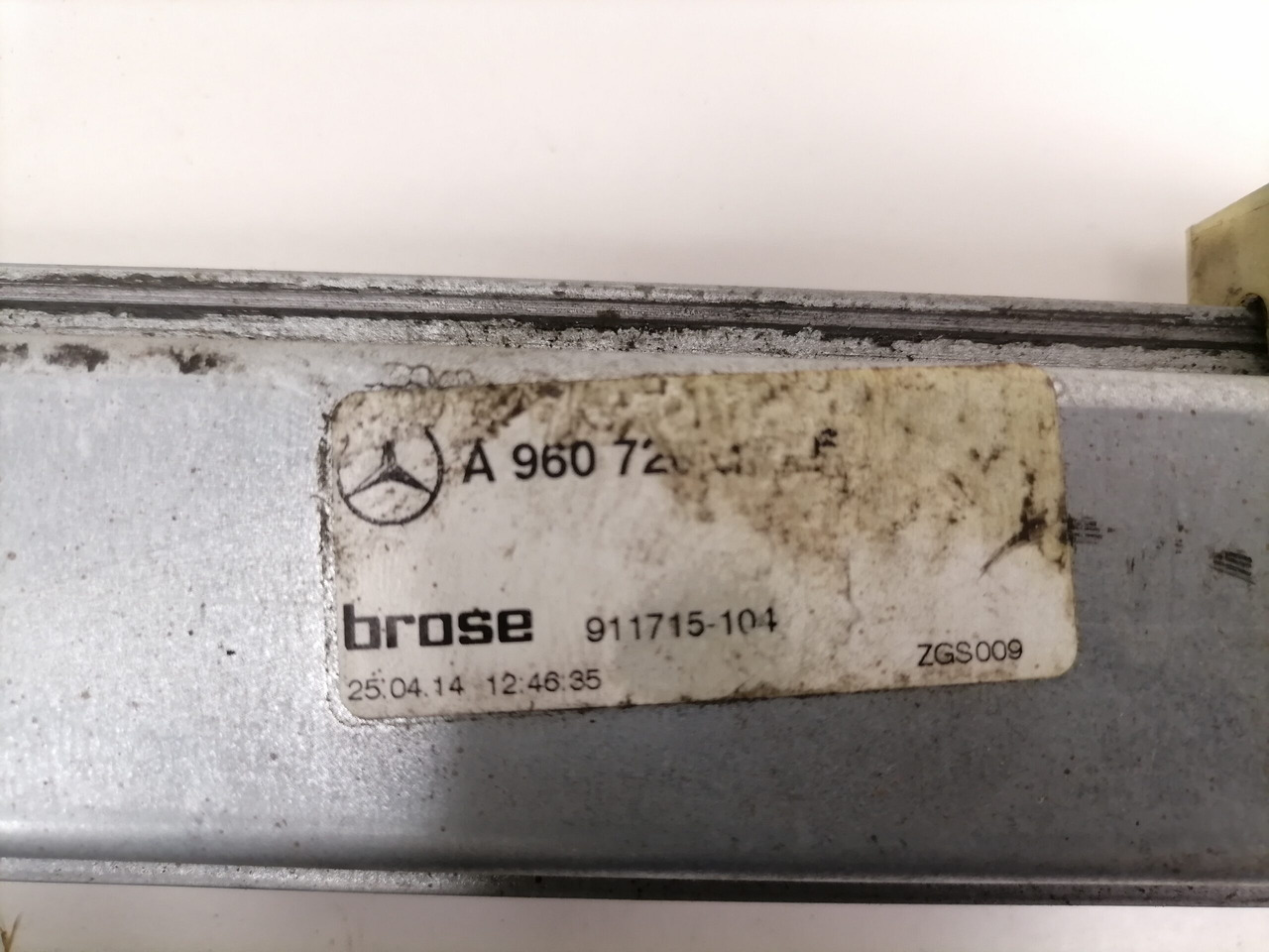 Mercedes-Benz Side window lifting mechanism A9607201146 - 창문 및 부품 트럭 용 : 사진 5 Mercedes-Benz Side window lifting mechanism A9607201146 - 창문 및 부품 트럭 용 : 사진 5