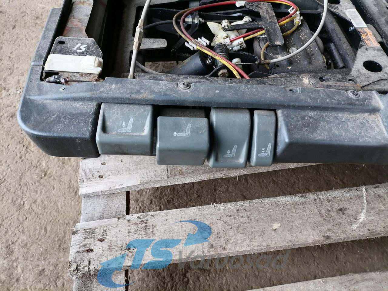 Renault Juhiiste 7485131006 - 좌석 트럭 용 : 사진 4 Renault Juhiiste 7485131006 - 좌석 트럭 용 : 사진 4