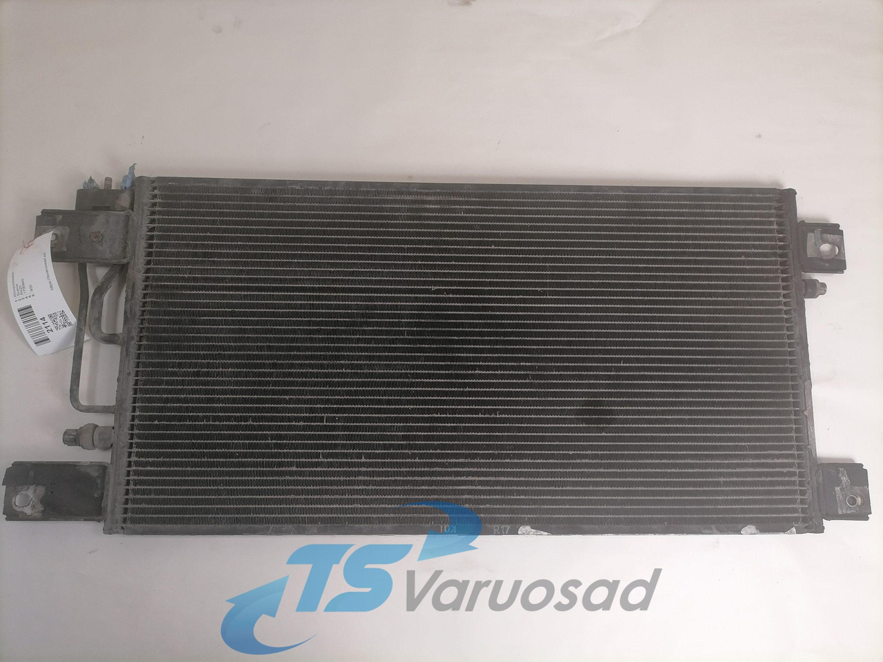 Scania A/C radiator 1790840 - 난방/ 환기 트럭 용 : 사진 1 Scania A/C radiator 1790840 - 난방/ 환기 트럭 용 : 사진 1