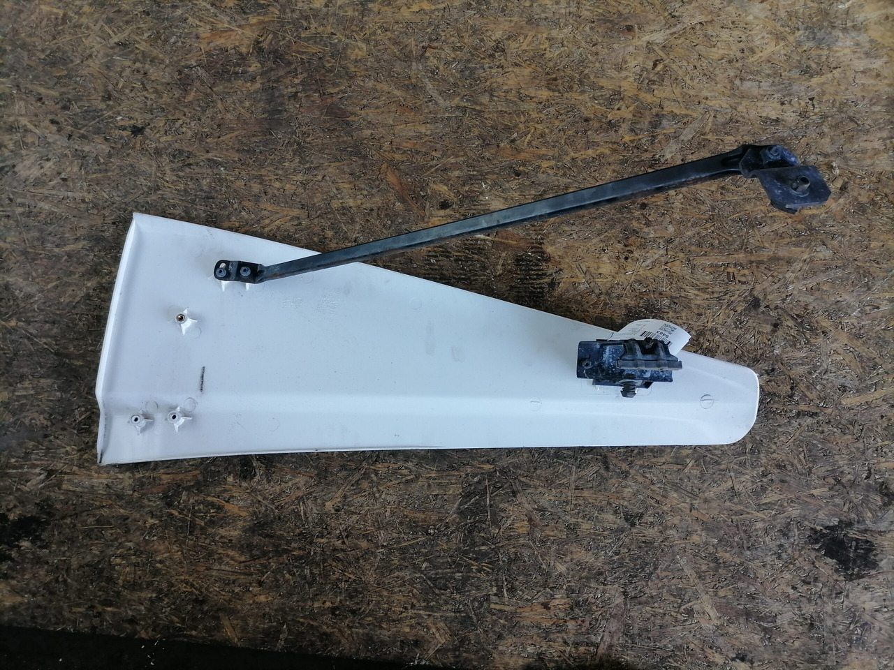 Scania Air deflector 1348513 - 공기역학/ 스포일러 트럭 용 : 사진 3 Scania Air deflector 1348513 - 공기역학/ 스포일러 트럭 용 : 사진 3