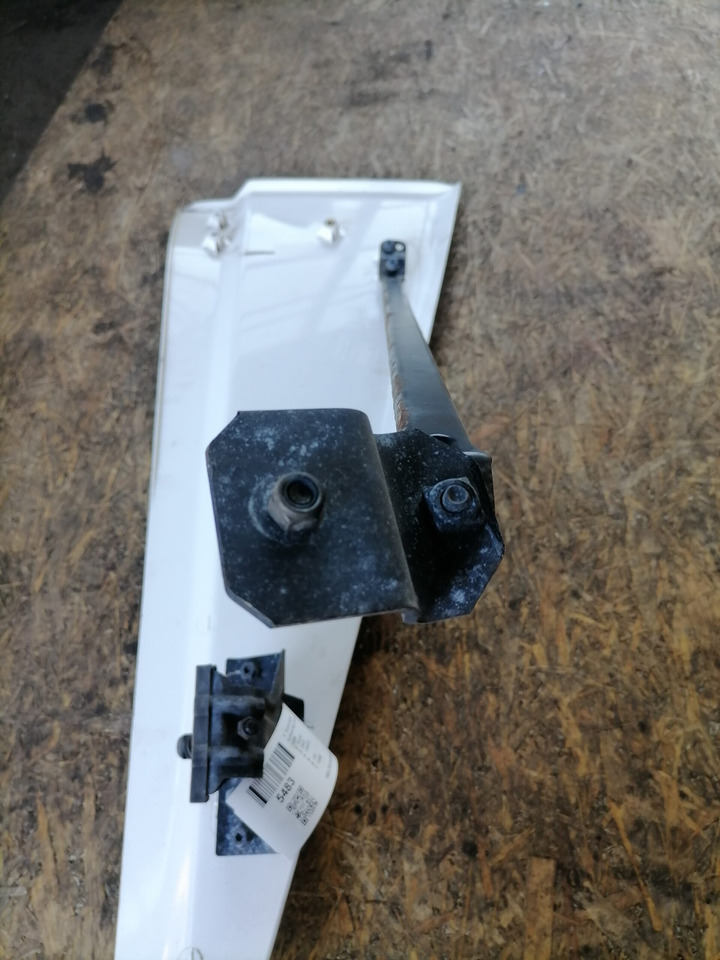 Scania Air deflector 1348513 - 공기역학/ 스포일러 트럭 용 : 사진 5 Scania Air deflector 1348513 - 공기역학/ 스포일러 트럭 용 : 사진 5