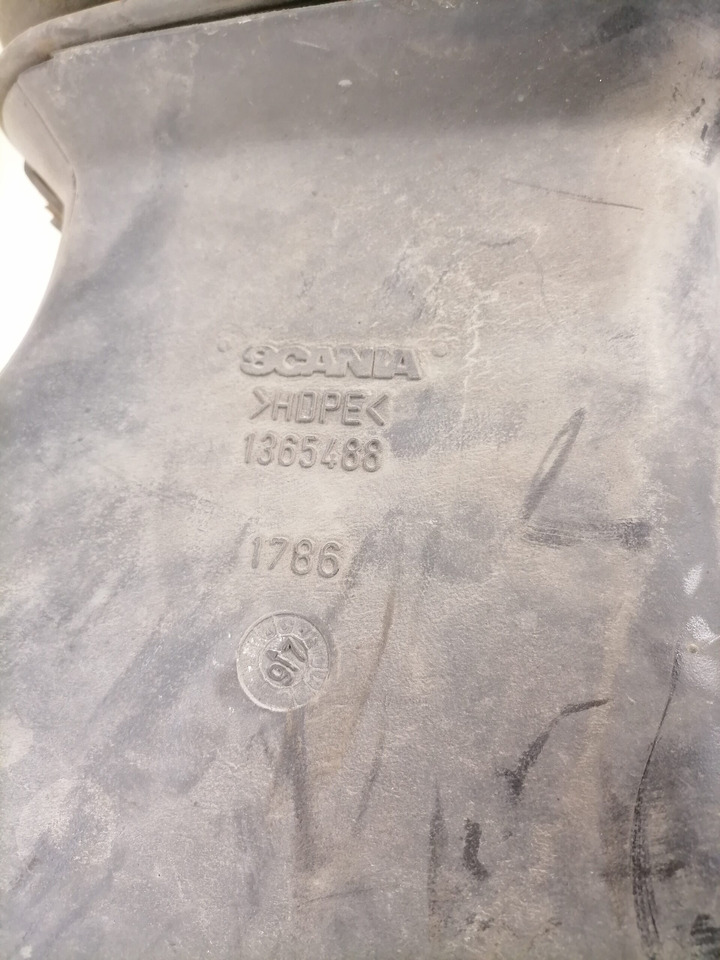 Scania Air intake 1365488 - 공기 흡입 시스템 트럭 용 : 사진 4 Scania Air intake 1365488 - 공기 흡입 시스템 트럭 용 : 사진 4