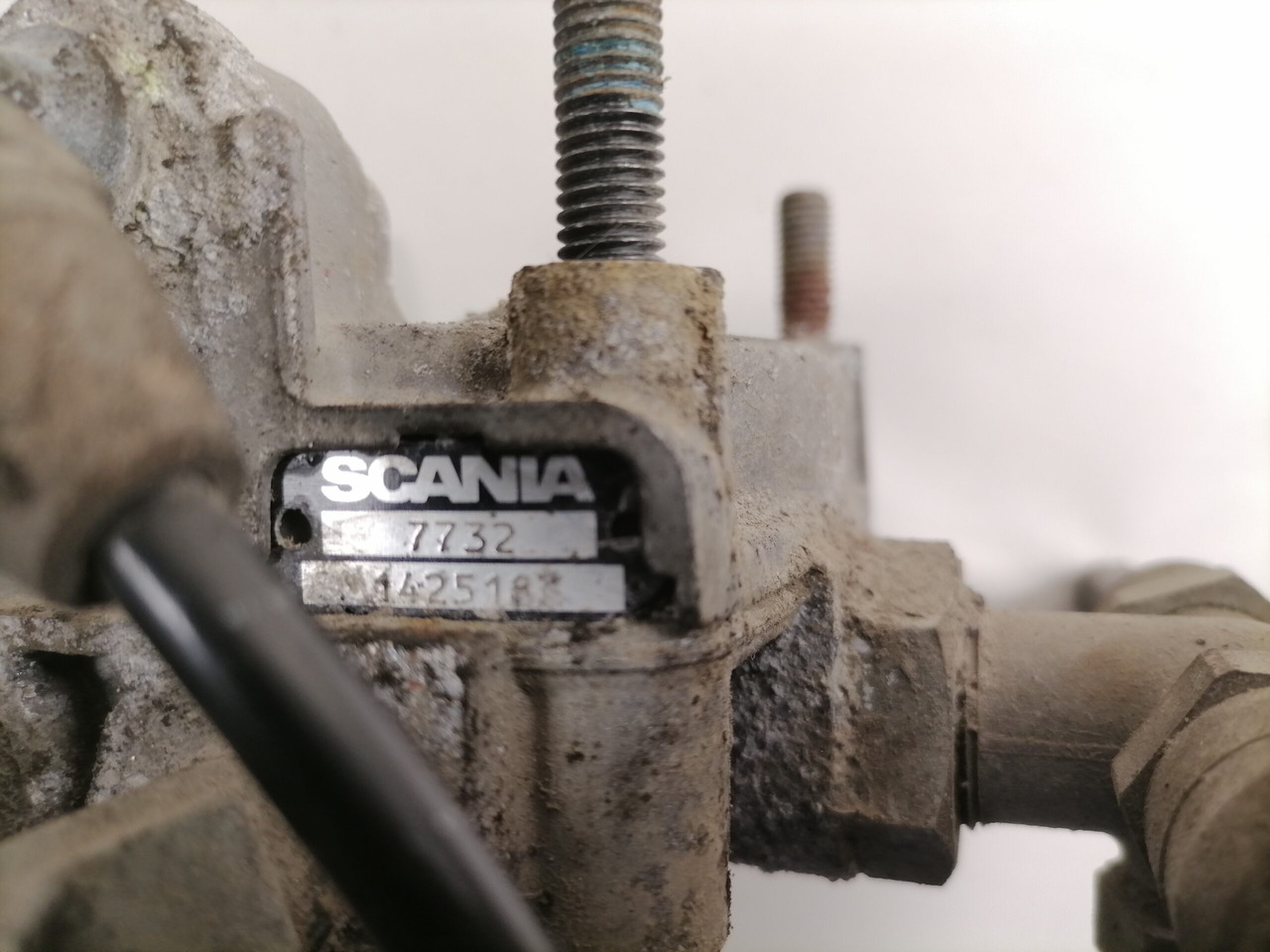 Scania Air pressure control valve 1425183 - 브레이크 밸브 트럭 용 : 사진 4 Scania Air pressure control valve 1425183 - 브레이크 밸브 트럭 용 : 사진 4