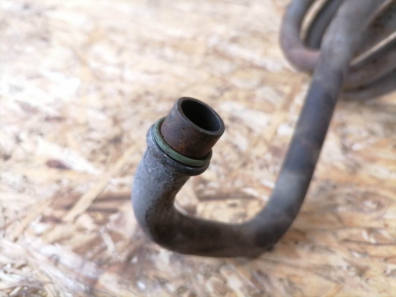 Scania Compressor air pipe 1801078 - 에어 브레이크 컴프레서 트럭 용 : 사진 4 Scania Compressor air pipe 1801078 - 에어 브레이크 컴프레서 트럭 용 : 사진 4