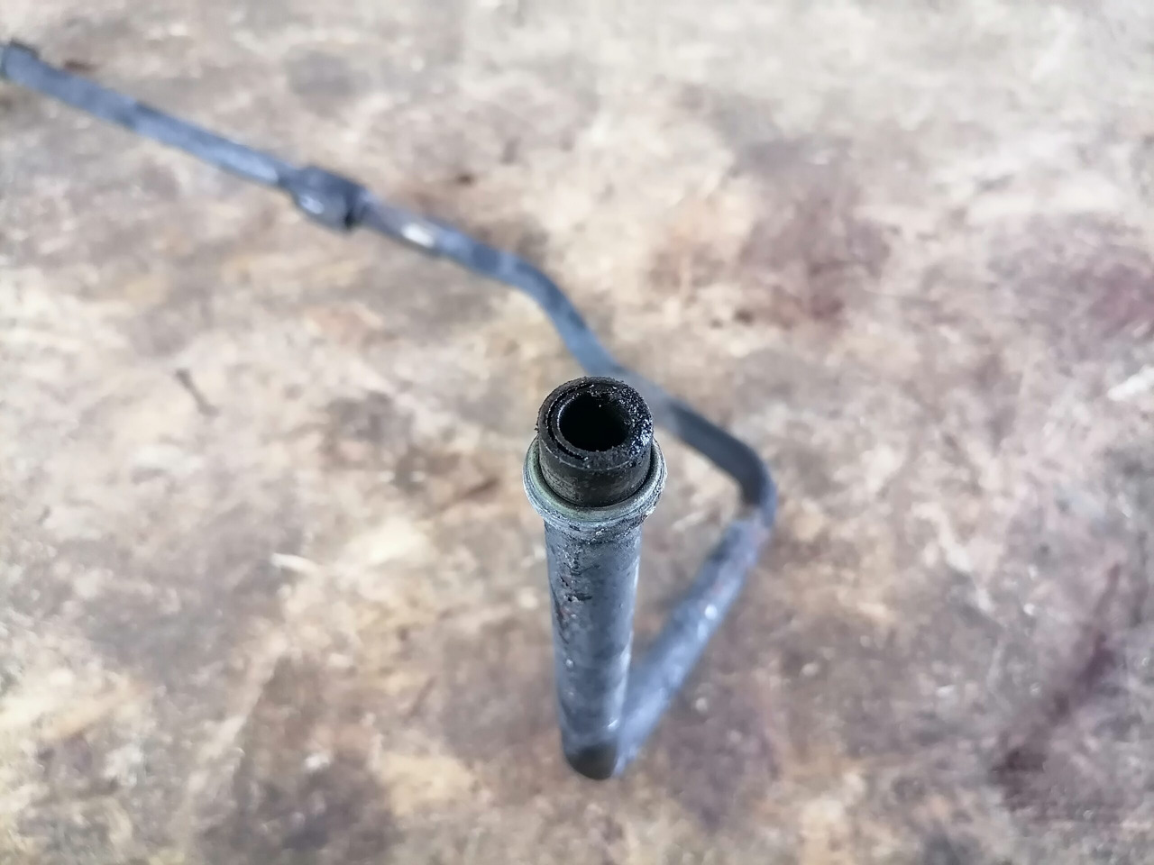 Scania Compressor air pipe 1863947 - 에어 브레이크 컴프레서 트럭 용 : 사진 3 Scania Compressor air pipe 1863947 - 에어 브레이크 컴프레서 트럭 용 : 사진 3