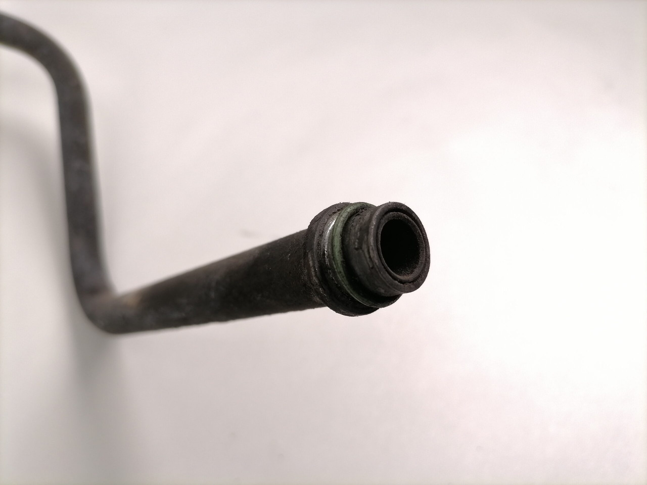 Scania Compressor air pipe 1863947 - 에어 브레이크 컴프레서 트럭 용 : 사진 3 Scania Compressor air pipe 1863947 - 에어 브레이크 컴프레서 트럭 용 : 사진 3