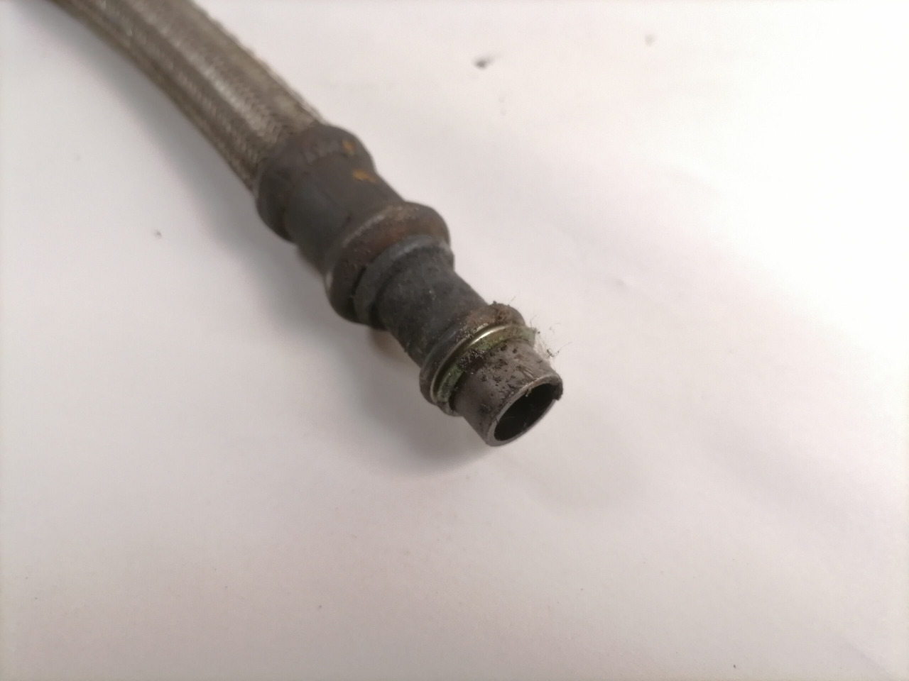 Scania Compressor air pipe 1933079 - 에어 브레이크 컴프레서 트럭 용 : 사진 3 Scania Compressor air pipe 1933079 - 에어 브레이크 컴프레서 트럭 용 : 사진 3