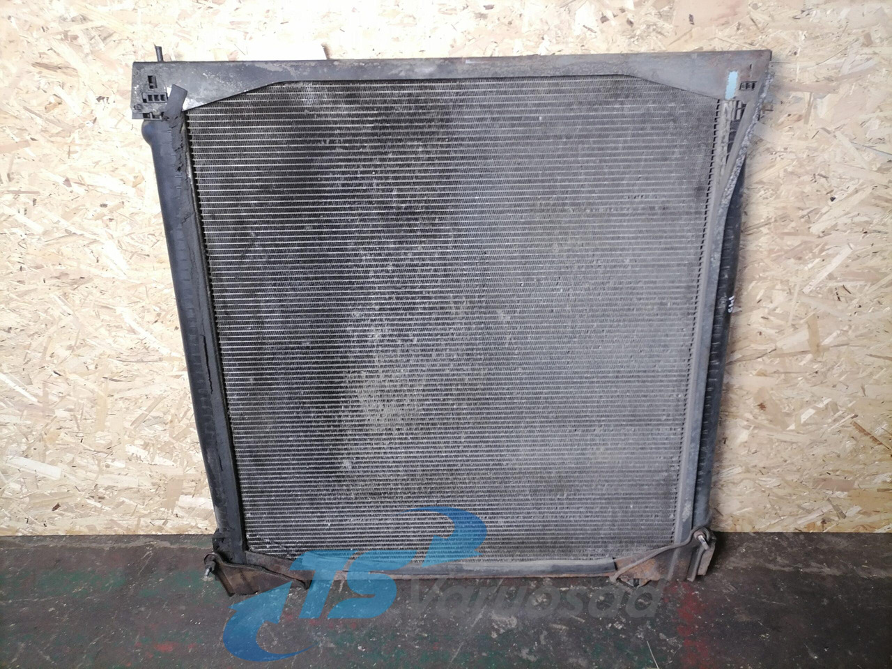 Scania Cooling radiator 1764886 - 라디에이터 트럭 용 : 사진 2 Scania Cooling radiator 1764886 - 라디에이터 트럭 용 : 사진 2