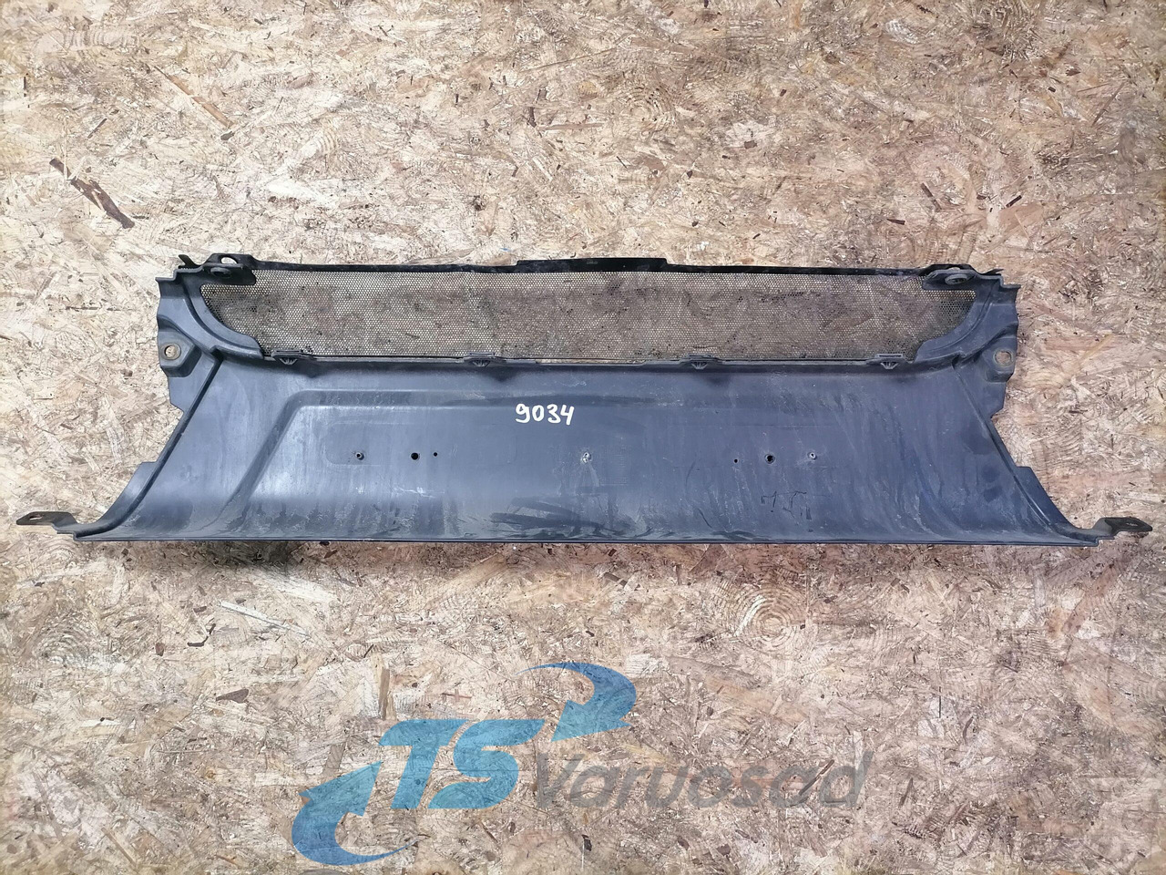 Scania Front bumper cover plastic 1865181 - 공기역학/ 스포일러 트럭 용 : 사진 3 Scania Front bumper cover plastic 1865181 - 공기역학/ 스포일러 트럭 용 : 사진 3