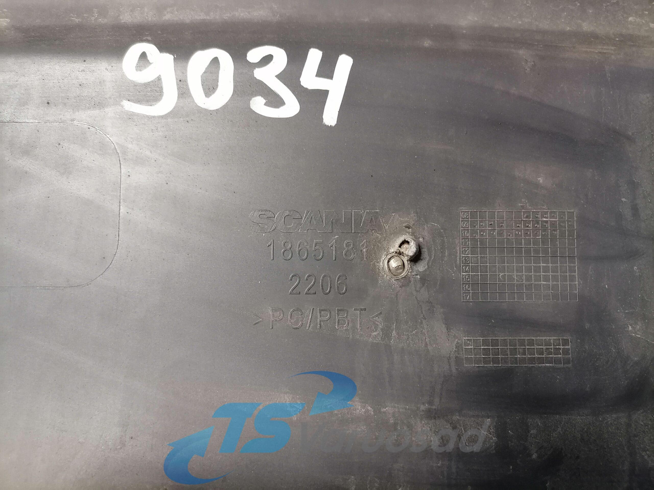 Scania Front bumper cover plastic 1865181 - 공기역학/ 스포일러 트럭 용 : 사진 2 Scania Front bumper cover plastic 1865181 - 공기역학/ 스포일러 트럭 용 : 사진 2