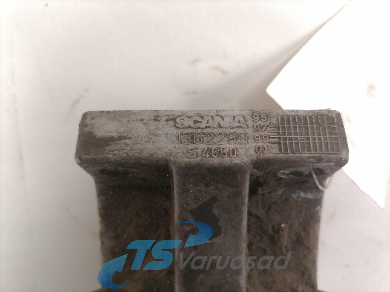 Scania Fuel filter unit 1362289 - 연료 필터 트럭 용 : 사진 3 Scania Fuel filter unit 1362289 - 연료 필터 트럭 용 : 사진 3