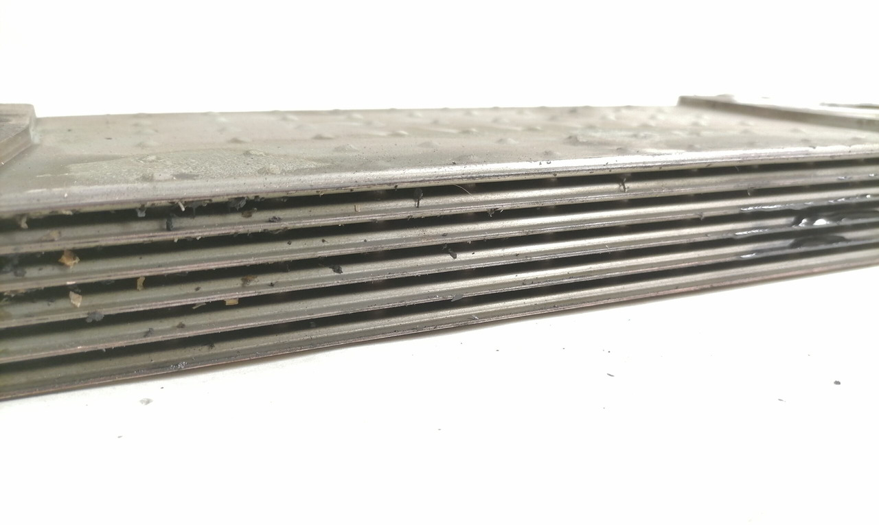 Scania Gerabox oil cooler 1753112 - 기어박스 및 부품 트럭 용 : 사진 4 Scania Gerabox oil cooler 1753112 - 기어박스 및 부품 트럭 용 : 사진 4