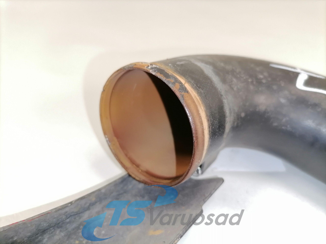 Scania Jahutusvedeliku toru, retarder 1867732 - 냉각 시스템 트럭 용 : 사진 2 Scania Jahutusvedeliku toru, retarder 1867732 - 냉각 시스템 트럭 용 : 사진 2