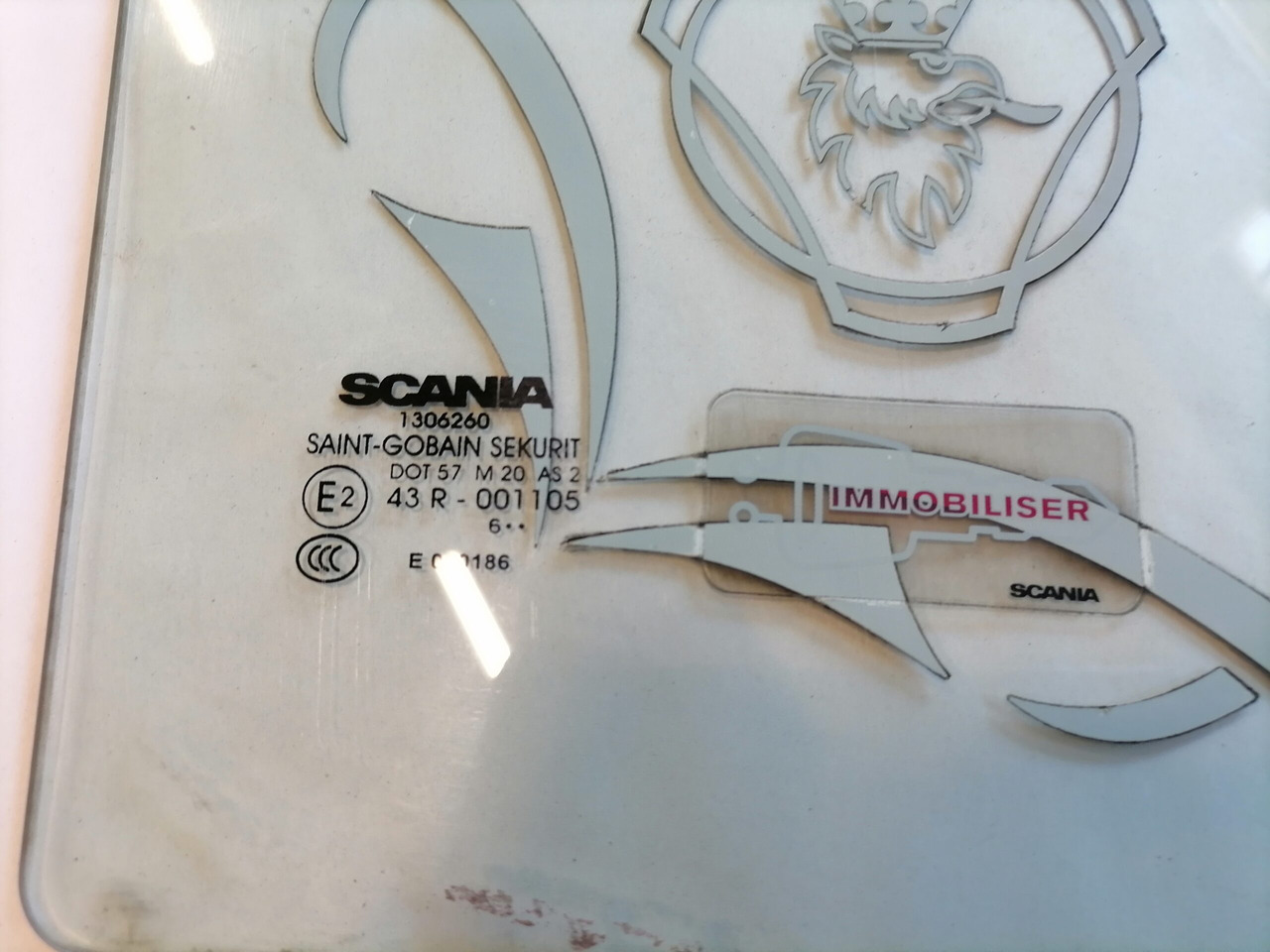 Scania Küljeklaas, parem 1306260 - 창문 및 부품 트럭 용 : 사진 3 Scania Küljeklaas, parem 1306260 - 창문 및 부품 트럭 용 : 사진 3