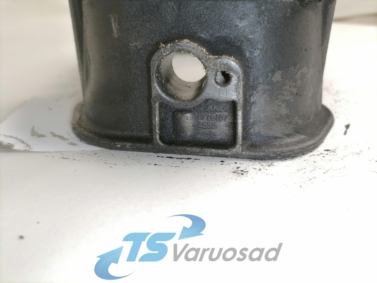 Scania Ladder frame 1779107 - 실린더 헤드 트럭 용 : 사진 3 Scania Ladder frame 1779107 - 실린더 헤드 트럭 용 : 사진 3