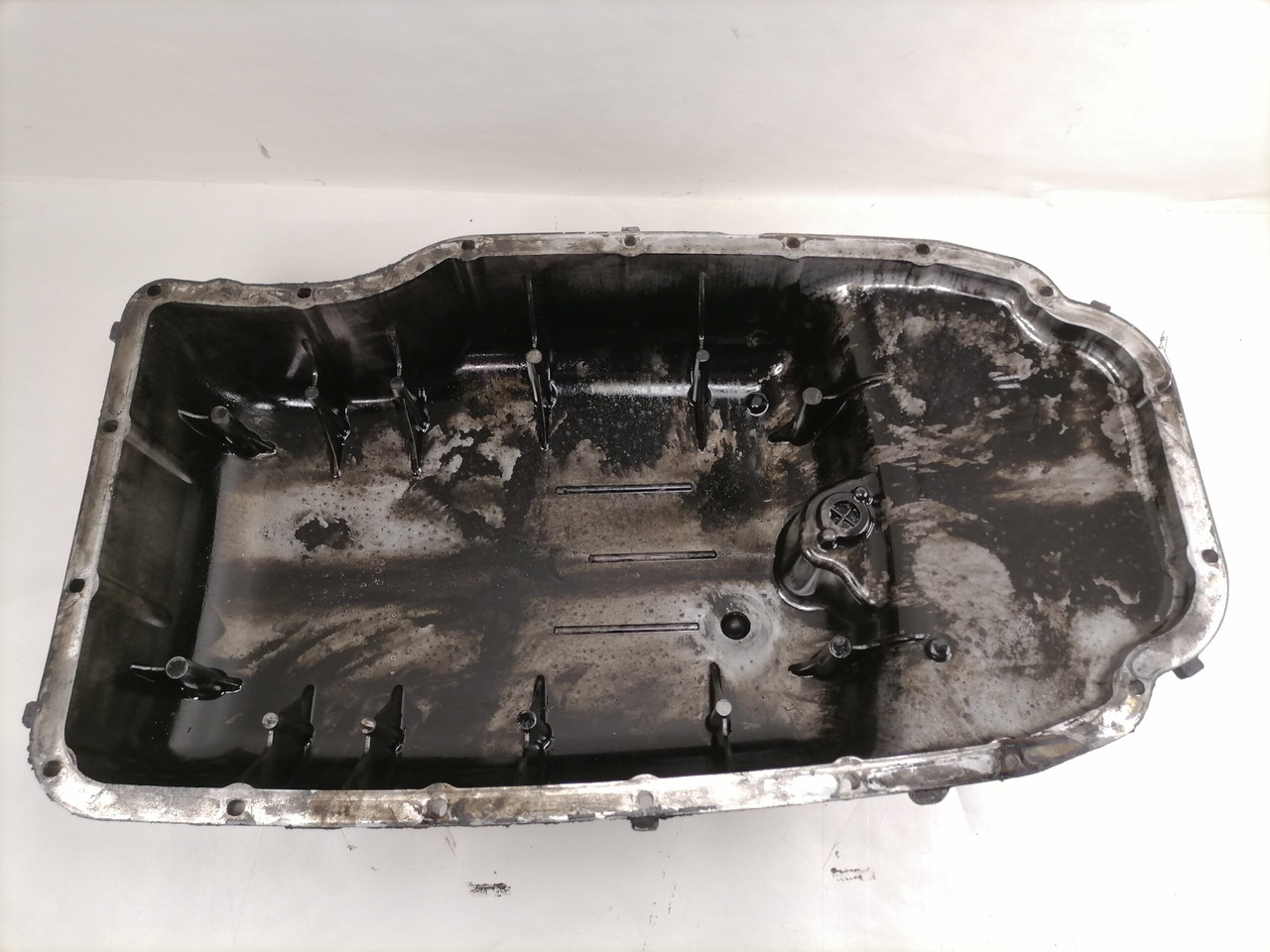 Scania Oil sump 2023780 - 오일 팬 트럭 용 : 사진 2 Scania Oil sump 2023780 - 오일 팬 트럭 용 : 사진 2